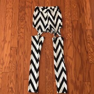 NEW Akira Chicago Spandex Chevron Clip-in Cutout Leggings